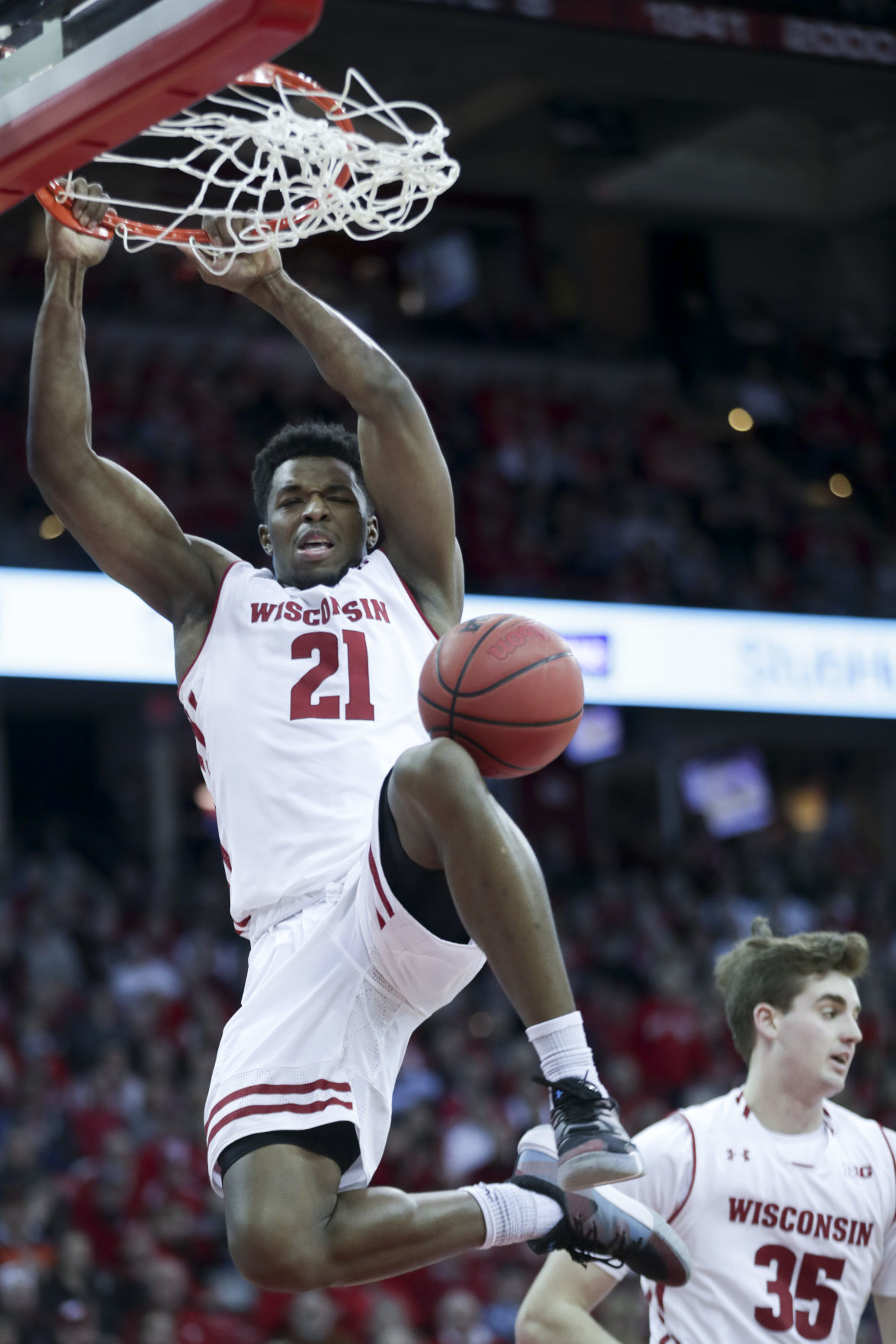 Badgers 64, Fighting Illini 58